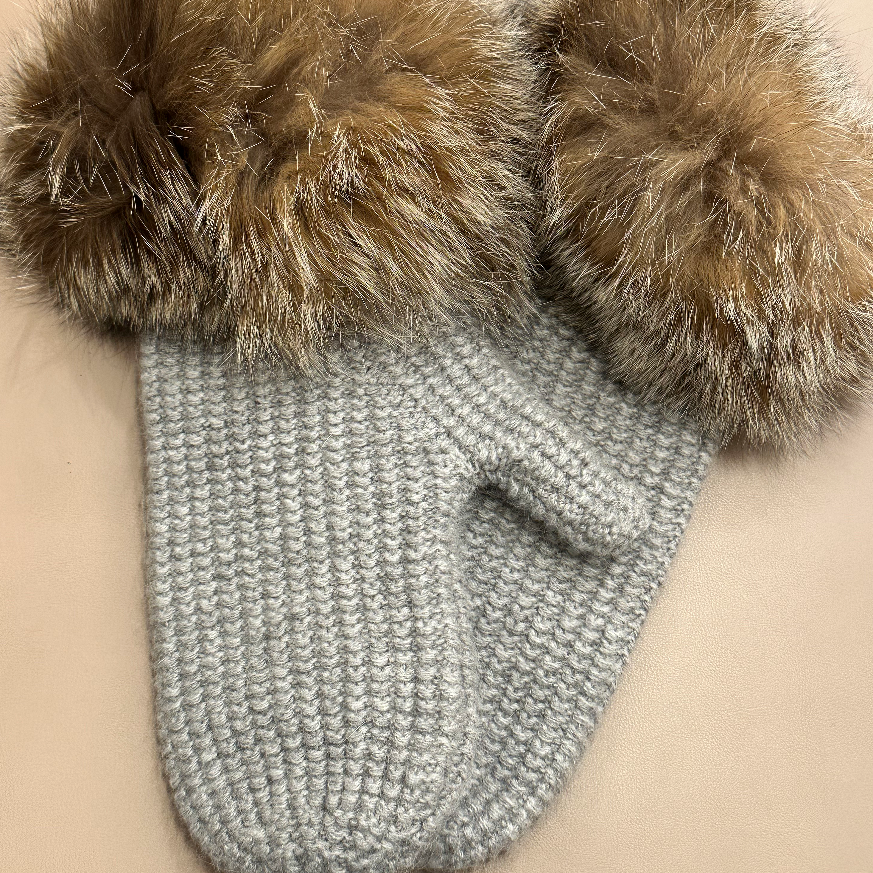 Cashmere Mittens with Lynx cuffs